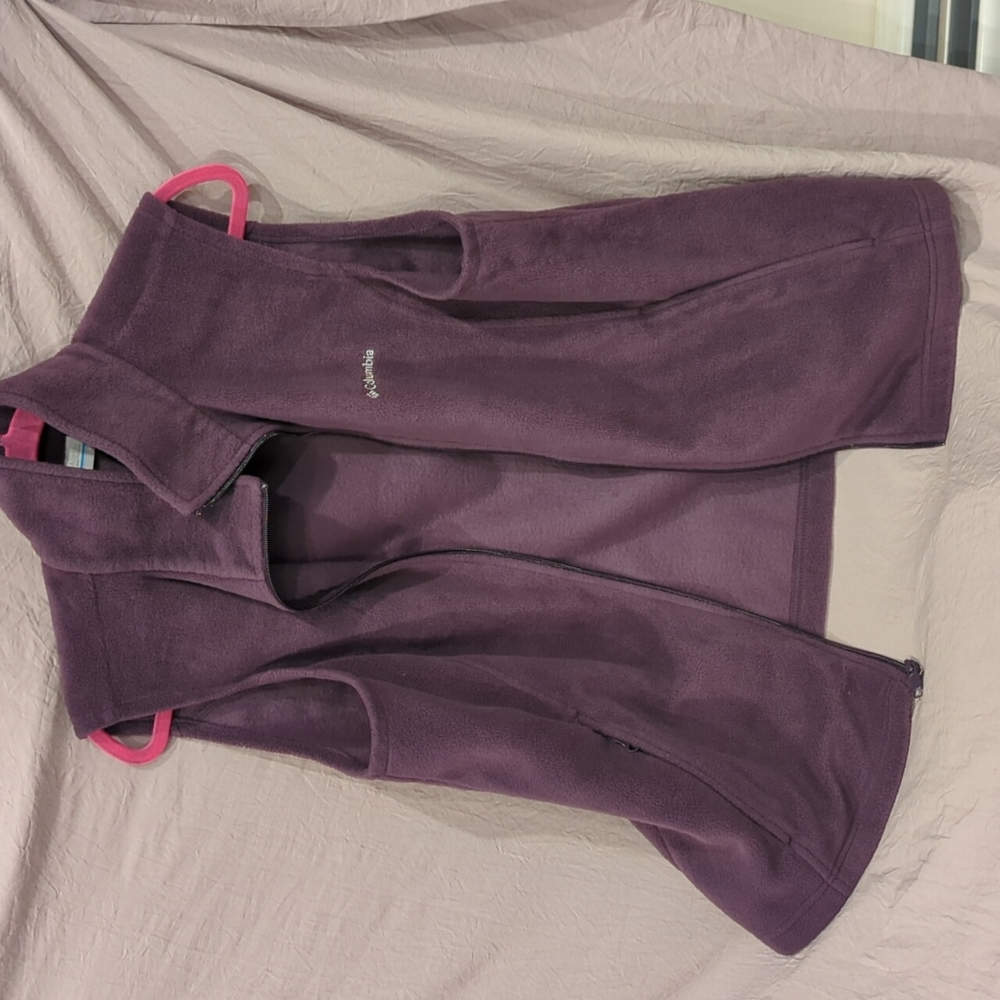 Columbia plum vest with zipper pockets